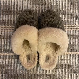 UGG slippers ⭐️⭐️
